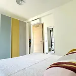M375 - Marcelli, Bilocale Con Giardino In Con Piscina *