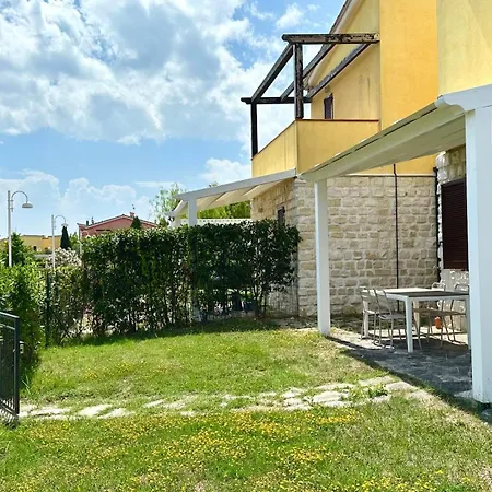 M375 - Marcelli, Bilocale Con Giardino In Con Piscina Numana